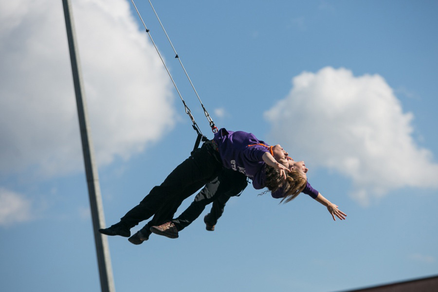 Martina Nova spettacolo all'aperto festival di circo contemporaneo chalon francia